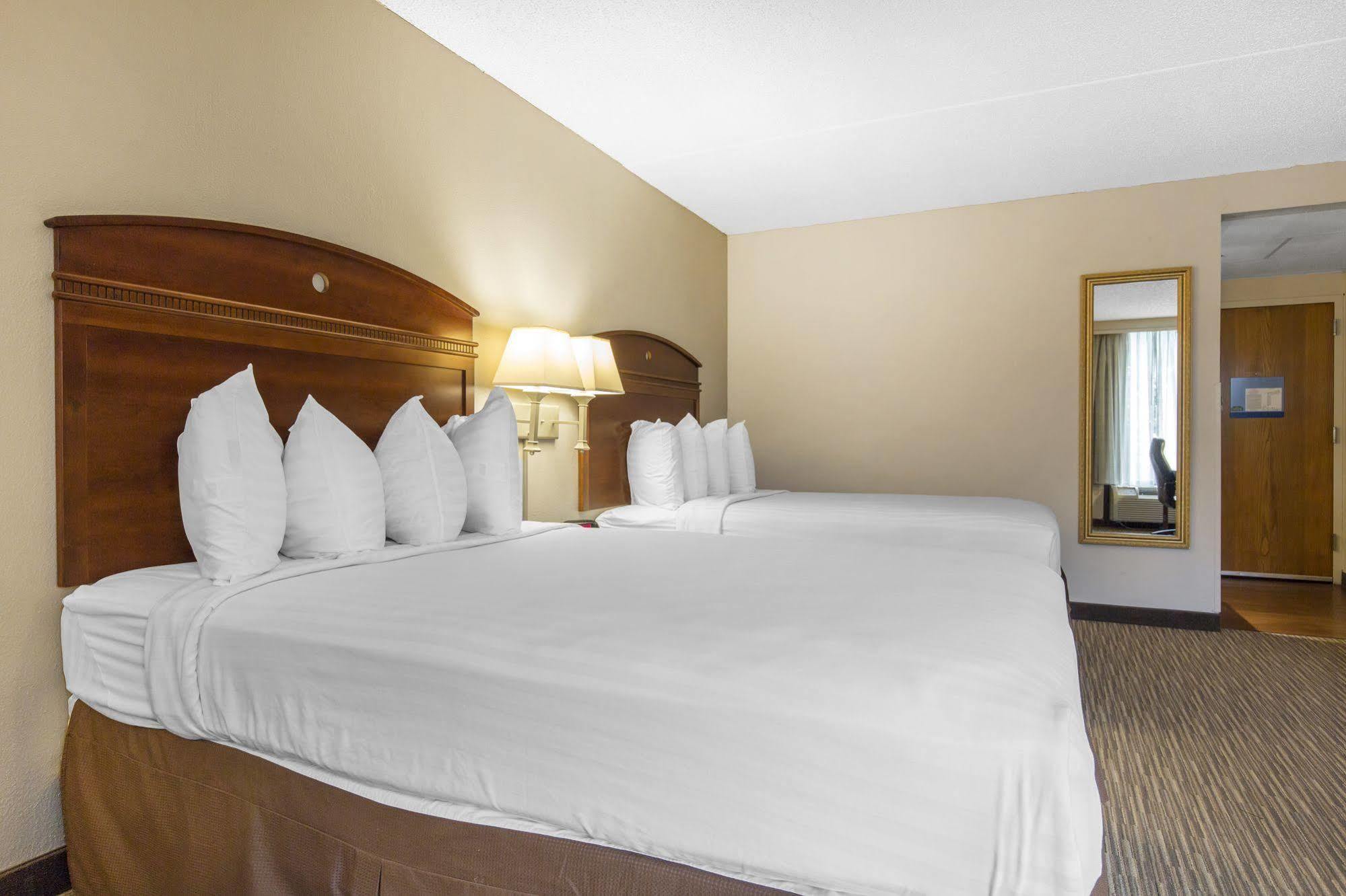 Greenstay Hotel & Suites Central Springfield Eksteriør billede